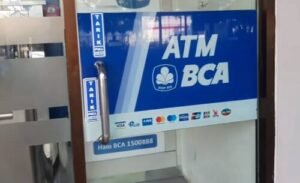 tarik tunai gopay di atm bca